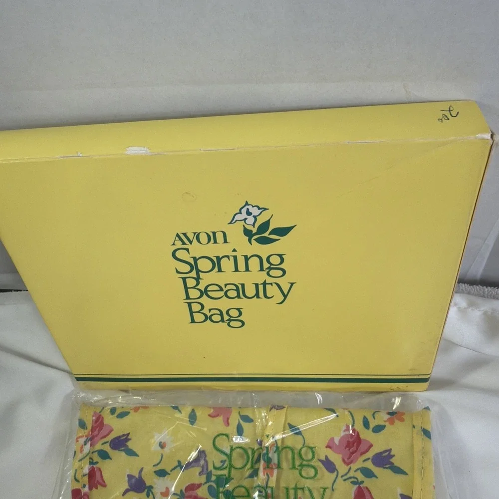 Avon Spring Beauty Bag Yellow Floral VINTAGE 1981 NEW In BOX Sealed VTG Perfect